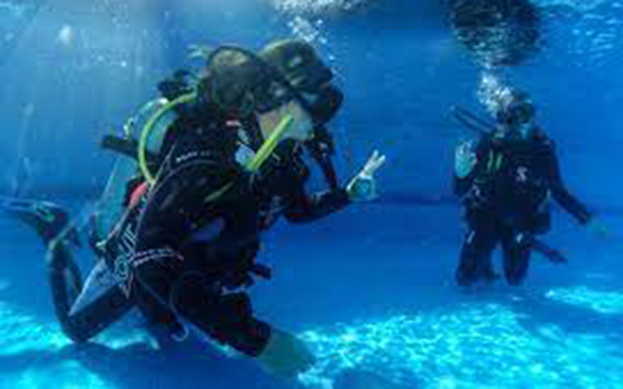 TRY SCUBA